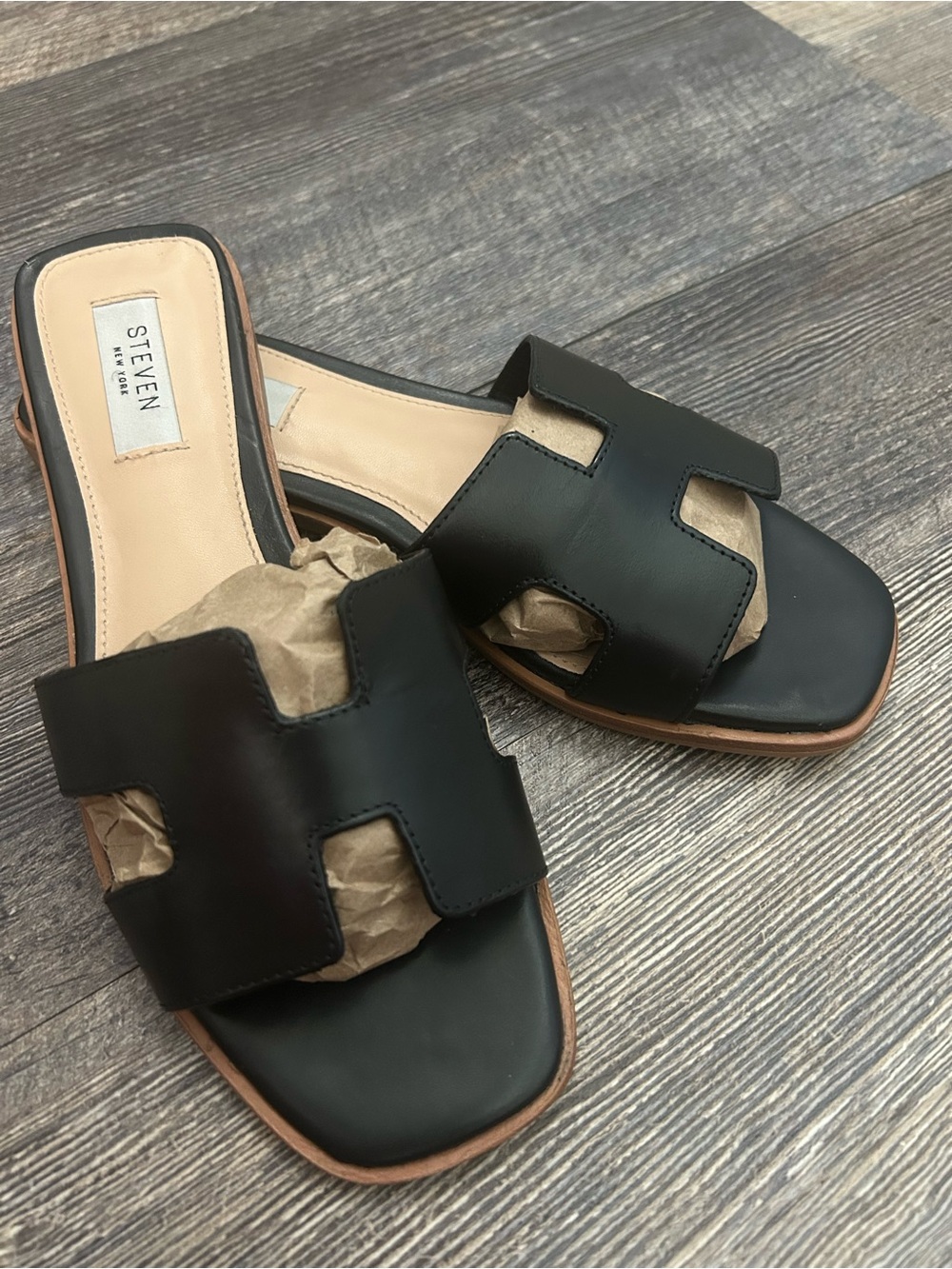 EUC STEVEN Steven Madden Hayden Sandals Black Leather